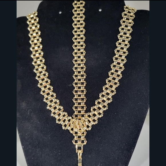 Xuping 14k gold-plated necklace set. - Picture 1 of 1